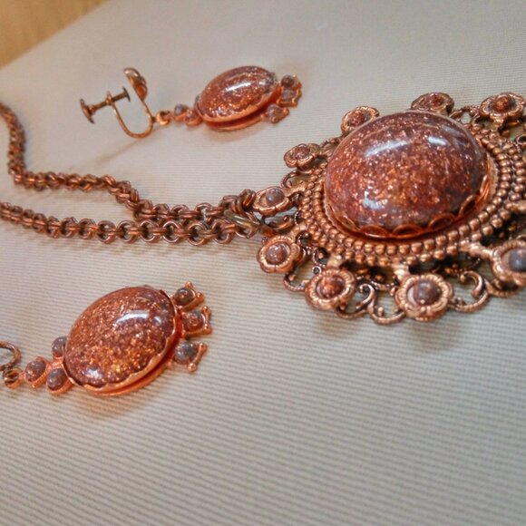 Victorian Style Vintage Faux Goldstone Copper Necklace Screw-back Earring Set - Picture 2 of 8